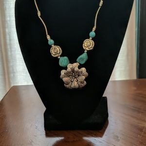 Turquoise flowered necklace